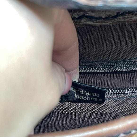 VINTAGE 80s Handmade Leather and Rattan Woven Crossbody Bag - Picture 14 of 14